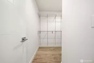 1055 S Cloverdale St, Seattle, WA 98108 - Photo 19