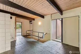 7832 NE 32nd St, Medina, WA 98039 - Photo 9