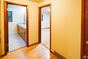 16902 28th Ave SW, Burien, WA 98166 - Photo 17