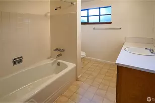 16902 28th Ave SW, Burien, WA 98166 - Photo 21