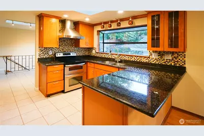 16902 28th Avenue SW, Burien, WA 98166 - Photo 7