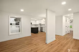 2032 NE 123rd St, Seattle, WA 98125 - Photo 7