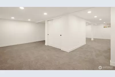 2032 NE 123rd Street, Seattle, WA 98125 - Photo 17