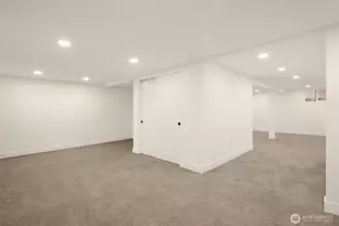 2032 NE 123rd St, Seattle, WA 98125 - Photo 17