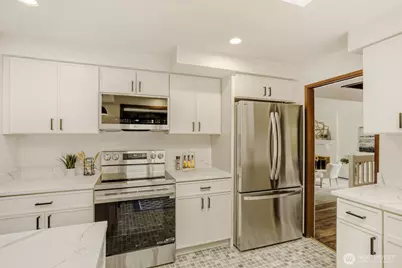 8718 189th Place SW, Edmonds, WA 98026 - Photo 9