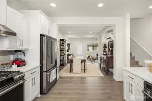 1027 6th Walk NE, Issaquah, WA 98029 - Photo 5