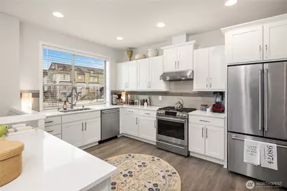 1027 6th Walk NE, Issaquah, WA 98029 - Photo 3