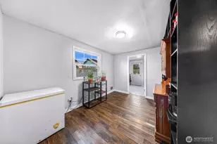 208 9th St, Lynden, WA 98264 - Photo 25