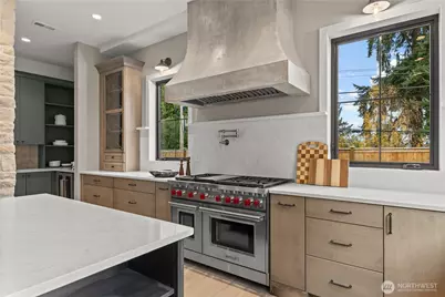 10789 SE 10th Street, Bellevue, WA 98004 - Photo 7