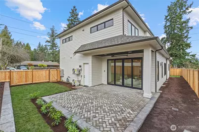 10789 SE 10th Street, Bellevue, WA 98004 - Photo 25