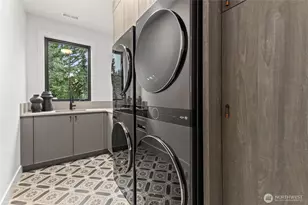 10789 SE 10th St, Bellevue, WA 98004 - Photo 23