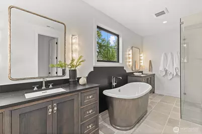 10789 SE 10th Street, Bellevue, WA 98004 - Photo 17