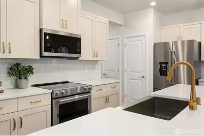 16007 26th Drive NE, Marysville, WA 98271 - Photo 7