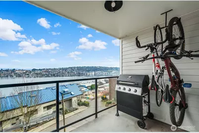 2401 8th Avenue N #202, Seattle, WA 98109 - Photo 15