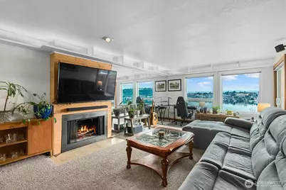 2401 8th Avenue N #202, Seattle, WA 98109 - Photo 3