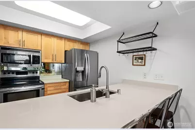 2401 8th Avenue N #202, Seattle, WA 98109 - Photo 9