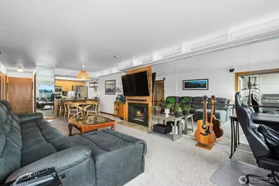 2401 8th Avenue N #202, Seattle, WA 98109 - Photo 5