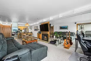 2401 8th Ave N, Seattle, WA 98109 - Photo 5
