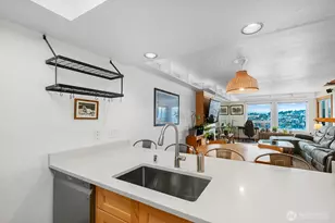 2401 8th Ave N, Seattle, WA 98109 - Photo 11