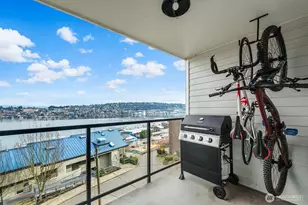 2401 8th Ave N, Seattle, WA 98109 - Photo 17