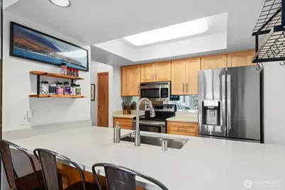 2401 8th Avenue N #202, Seattle, WA 98109 - Photo 9