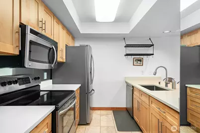 2401 8th Avenue N #202, Seattle, WA 98109 - Photo 9