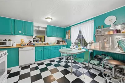 8904 220th Street SW, Edmonds, WA 98026 - Photo 3