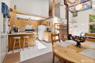 7101 Rainier Way, Glacier, WA 98244 - Photo 9