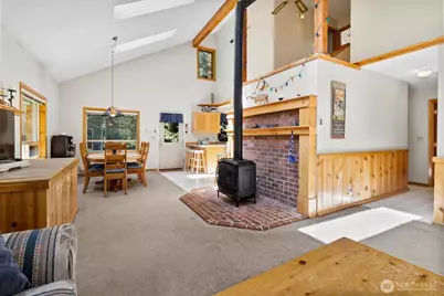 7101 Rainier Way, Glacier, WA 98244 - Photo 5