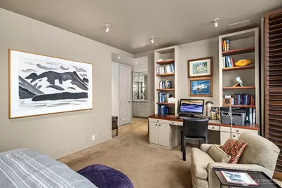 1620 43rd Avenue E #23B, Seattle, WA 98112 - Photo 33