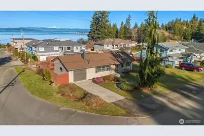 1719 Bailey Avenue, Everett, WA 98203 - Photo 3