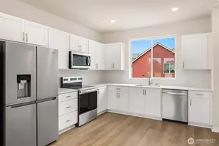 2425 160th Pl NE, Marysville, WA 98271 - Photo 3