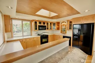 271 4th Ave S, Edmonds, WA 98020 - Photo 3