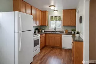 913 E 7th St, Port Angeles, WA 98362 - Photo 3