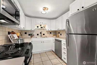 3202 49th Avenue SW, Seattle, WA 98116 - Photo 11