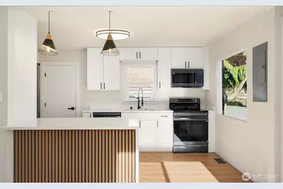 12215 44th Avenue S, Tukwila, WA 98178 - Photo 7