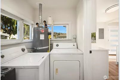 12215 44th Avenue S, Tukwila, WA 98178 - Photo 21