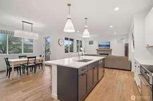 12332 38th Ave NE, Seattle, WA 98125 - Photo 11