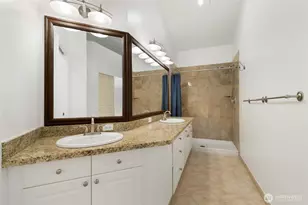 18656 NE 56th Ct, Redmond, WA 98052 - Photo 9