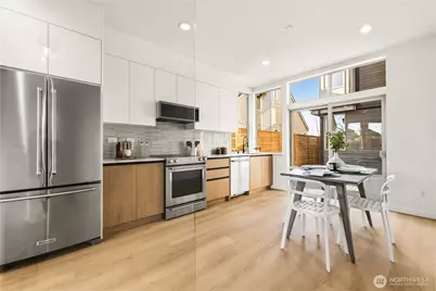 3817 D Fremont Avenue N, Seattle, WA 98103 - Photo 11