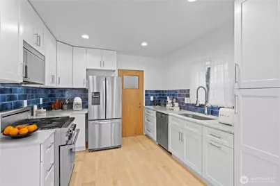 12630 24th Avenue S, Seattle, WA 98168 - Photo 5