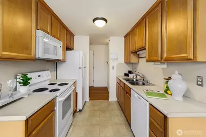 5818 NE 70th Street #A312, Seattle, WA 98115 - Photo 5