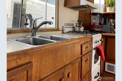 2000 Westlake Avenue N #E-3, Seattle, WA 98109 - Photo 13