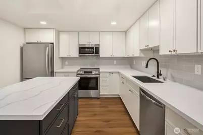 2032 NE 123rd Street, Seattle, WA 98125 - Photo 11