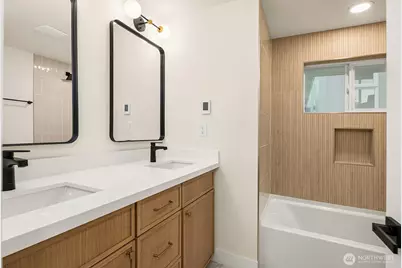2032 NE 123rd Street, Seattle, WA 98125 - Photo 13