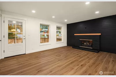 2032 NE 123rd Street, Seattle, WA 98125 - Photo 5