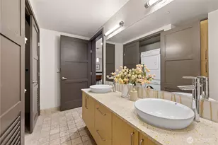 413 NE 70th St, Seattle, WA 98115 - Photo 27