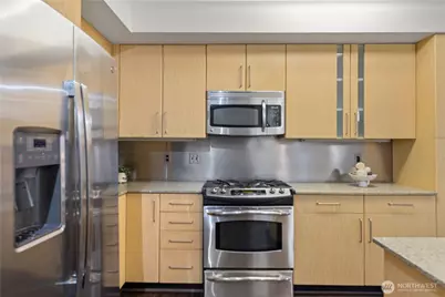 413 NE 70th Street #207, Seattle, WA 98115 - Photo 7