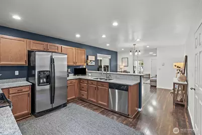 10517 24th Street SE, Lake Stevens, WA 98258 - Photo 9