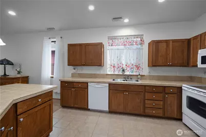 8228 Bainbridge Loop NE, Lacey, WA 98516 - Photo 5